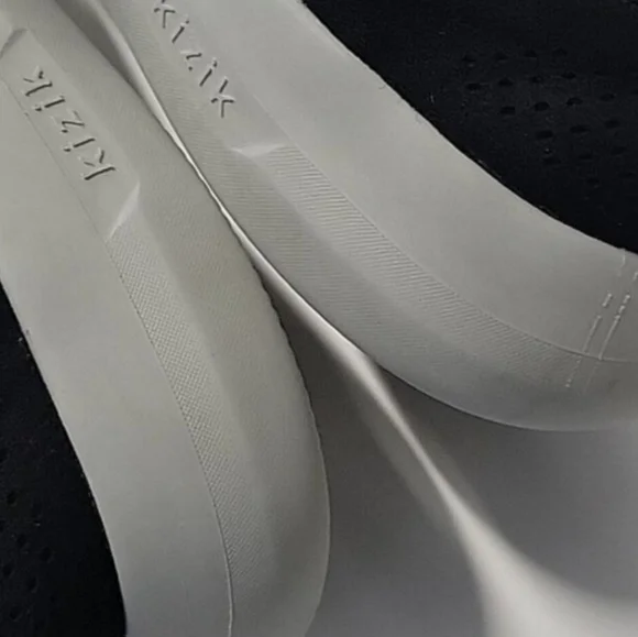 Kizik Madrid Knit Sneakers - Picture 8 of 11